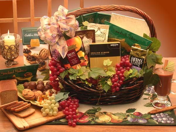 Gourmet Gift Baskets - 14x14x12 inThe Kosher Gourmet Gift Basket