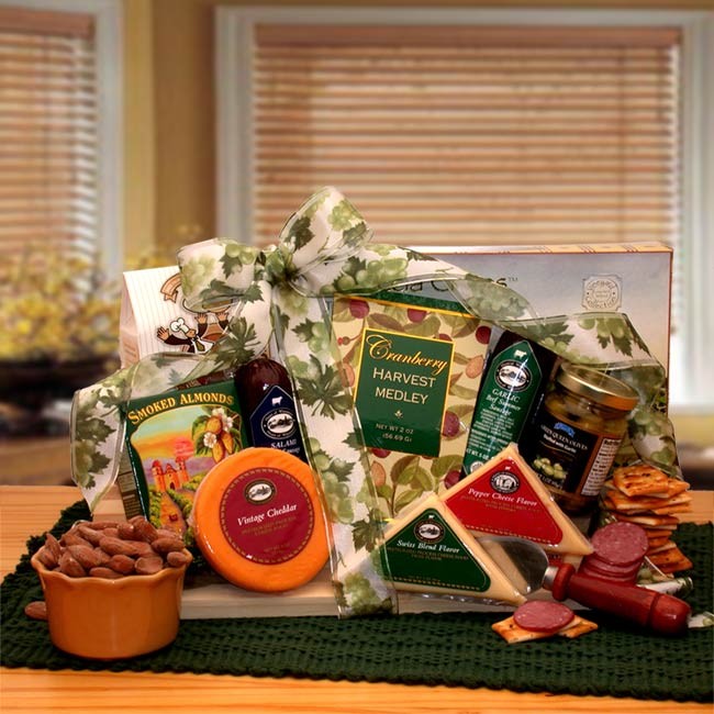 Gourmet Gift Baskets - 14x12x8 inThe Tastes of Distinction Gourmet Gift Board