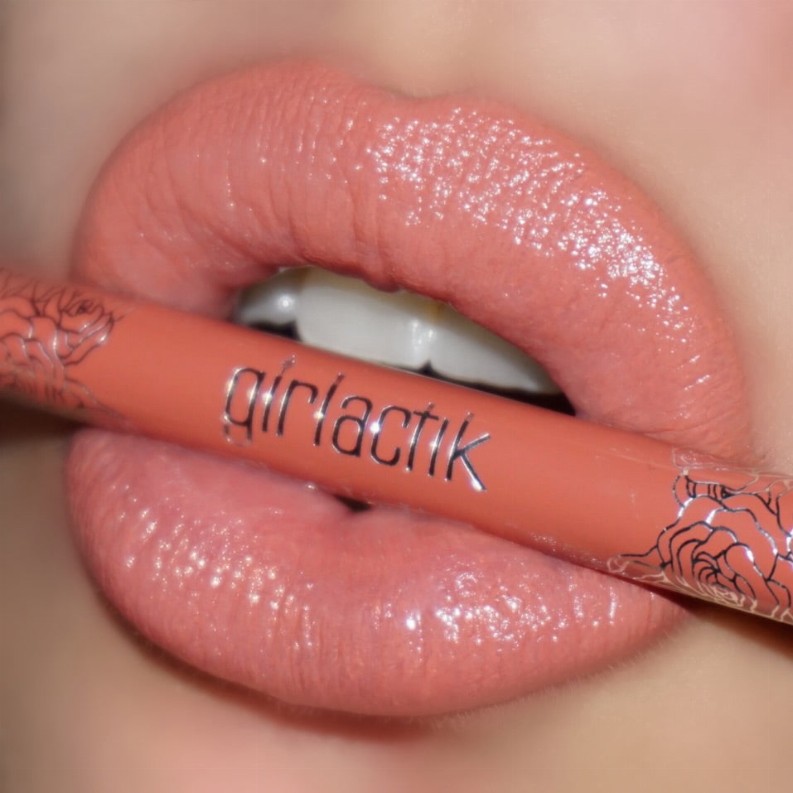 Glossy Lip Liner