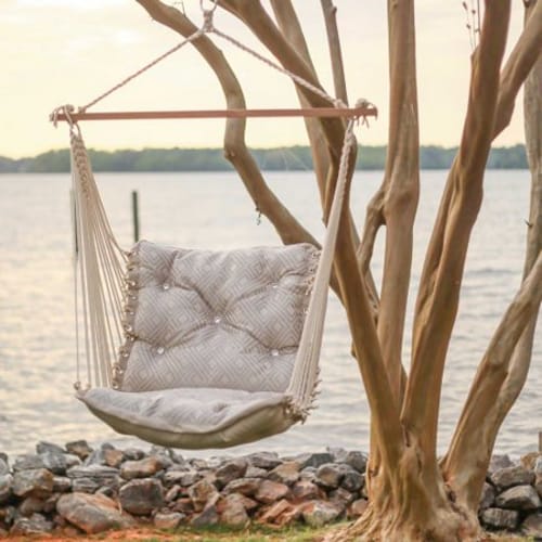 Tufted Single Swing