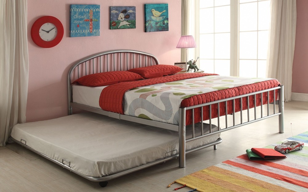 79" X 39" X 33" Twin Silver Bed