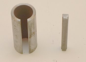 Sleeve-34-1x220-Key, 2.20" Long, to go from 3/4" shaft to 1" shaft including a stepped key from 3/16" to 1/4"